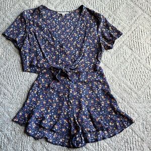 American Eagle Floral Top & Shorts